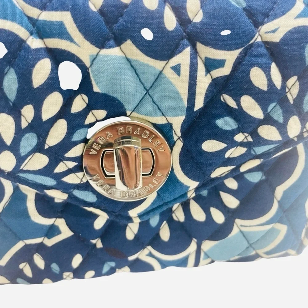 Vera Bradley~ Turn Lock Wristlet/Wallet~ Petal Splash Pattern~ 6.25